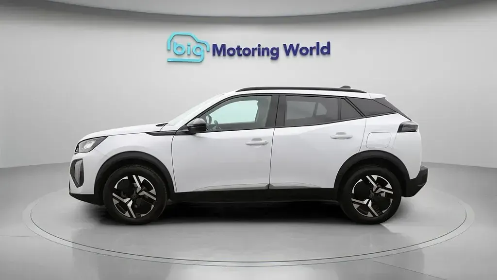 Begagnad Peugeot 2008 Allure 130 HK (95 kW) 2025 Vit SUV