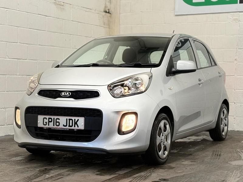 Used Kia Picanto 65 HP (47 kW) 2016 Silver Hatchback