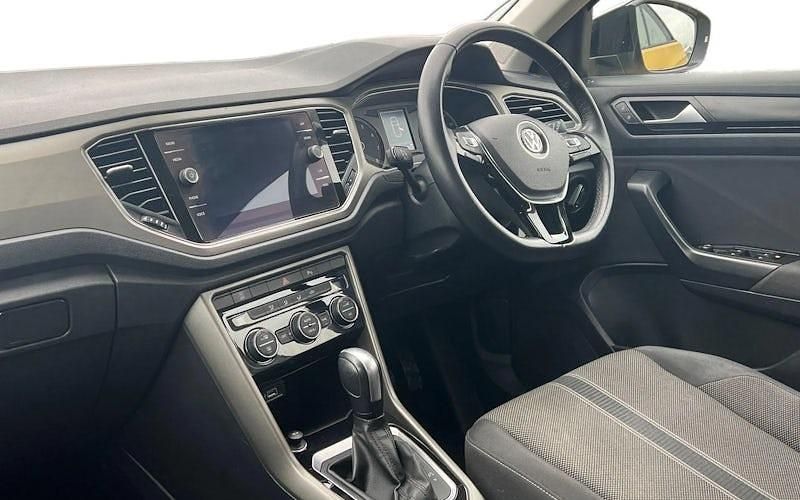 Begagnad VW T-Roc Design 150 HK (110 kW) 2020 Gul SUV