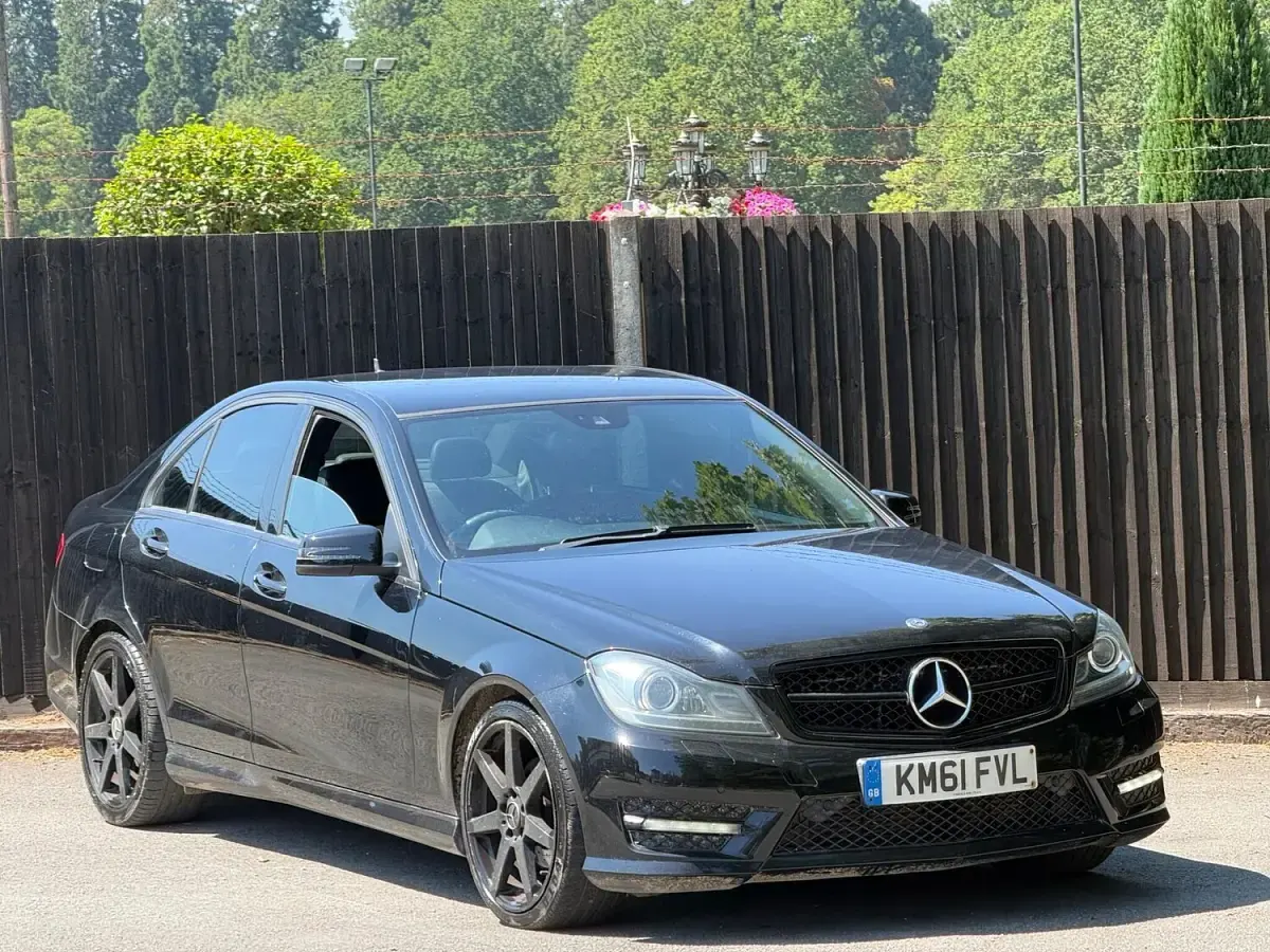 Used Mercedes C200 136 HP (100 kW) 2011 Black Sedan