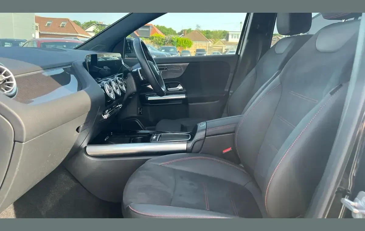 Used Mercedes GLA200 Executive 161 HP (118 kW) 2024 Black SUV