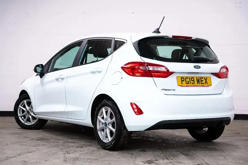 Second-hand Ford Fiesta Zetec 100 CP (73 kW) 2019 Alb Hatchback