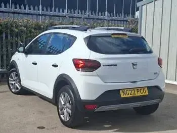 Used Dacia Sandero Essentiel 100 HP (73 kW) 2022 White Hatchback