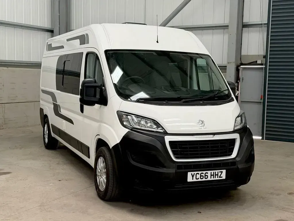 Used Peugeot Boxer 130 HP (95 kW) 2016 White Van