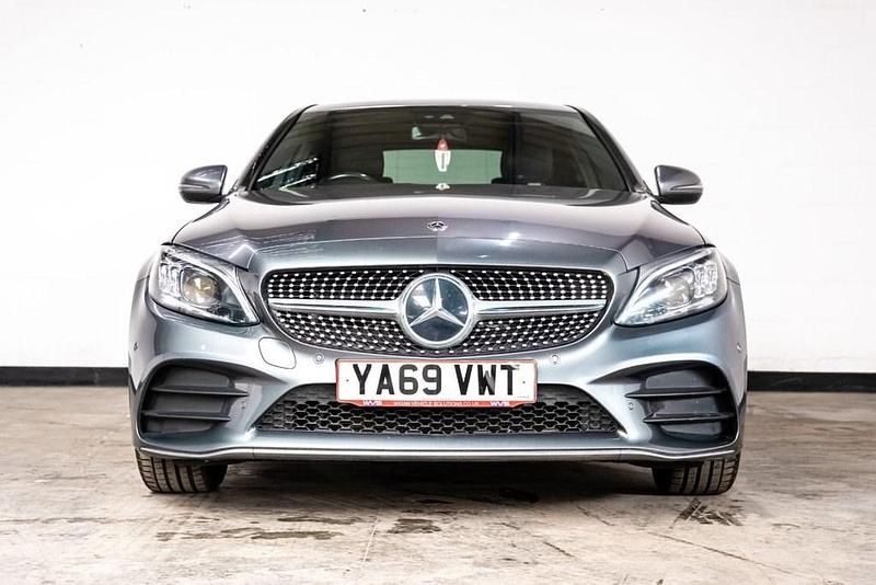 Begagnad Mercedes C220 AMG Line Premium 2020 Grå Sedan