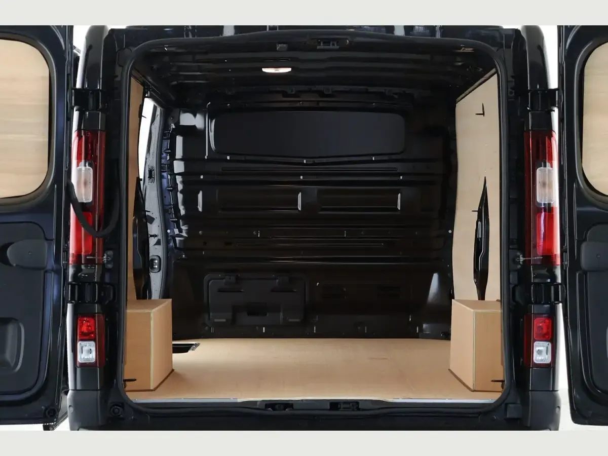 New Renault Trafic 2026 Black