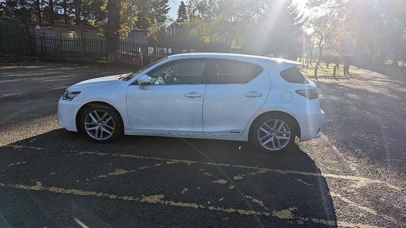 White Used 2014 Lexus CT200h Hatchback | £5,100 - Image 1/4