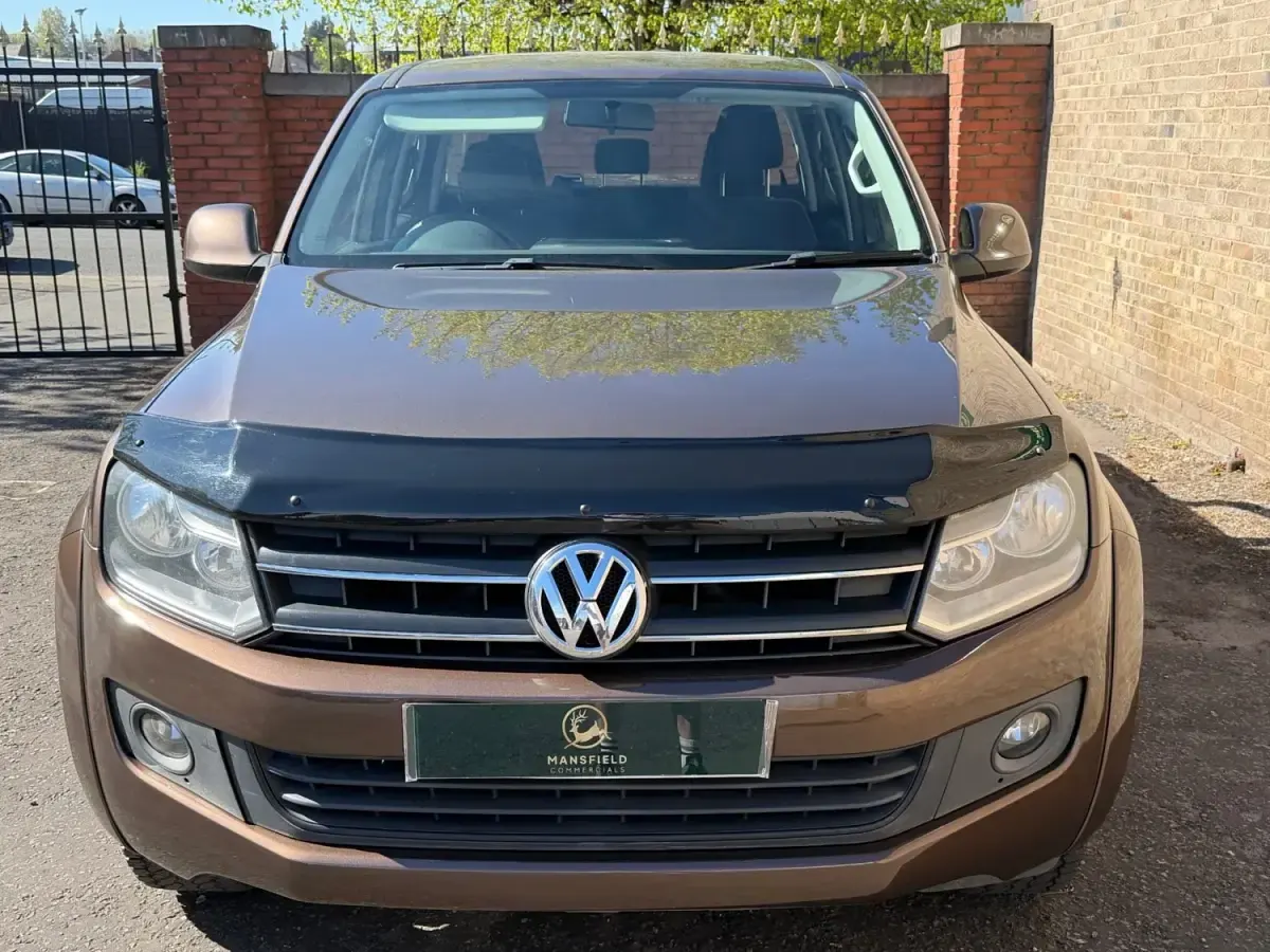 Begagnad VW Amarok Trendline 180 HK (132 kW) 2014 Brun Pickup