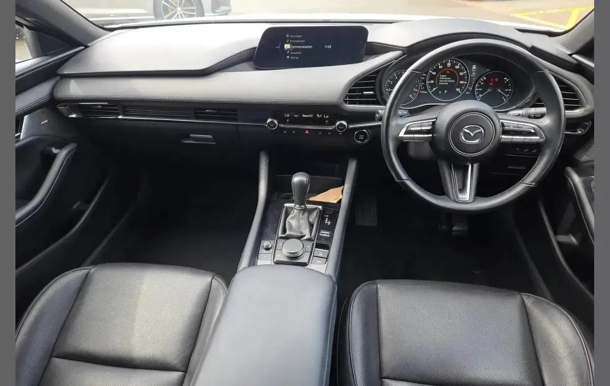 Used Mazda 3 Inclusive 120 HP (88 kW) 2023 White Hatchback