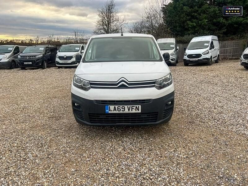 Used Citroën Berlingo 75 HP (55 kW) 2020 White MPV