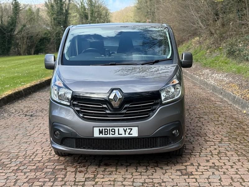 Used Renault Trafic 2019 Grey MPV