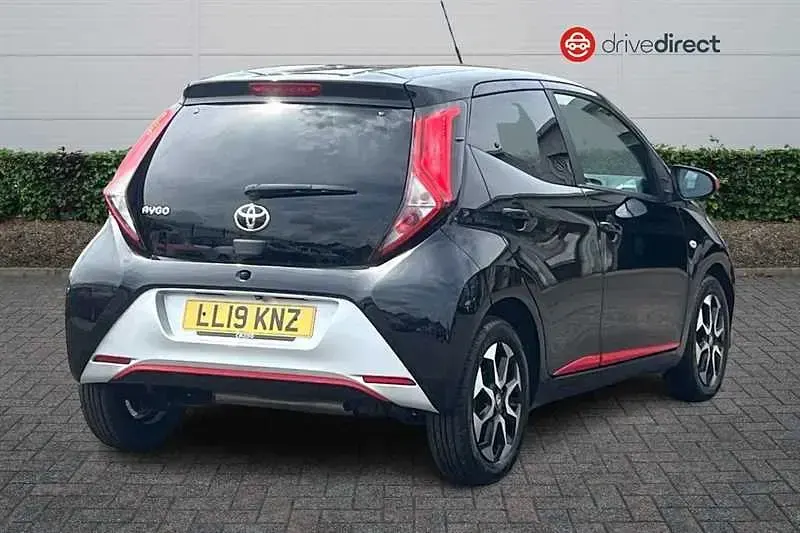 Used Toyota Aygo Trend 72 HP (52 kW) 2019 Black Hatchback