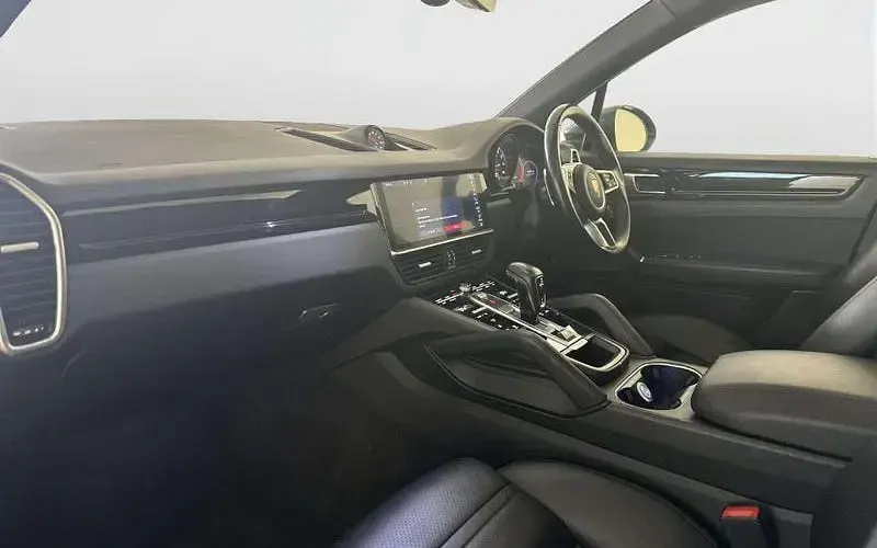 Used Porsche Cayenne 441 HP (324 kW) 2019 Grey SUV