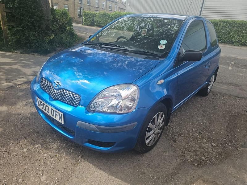 Second-hand Toyota Yaris T3 2003 Albastru Hatchback