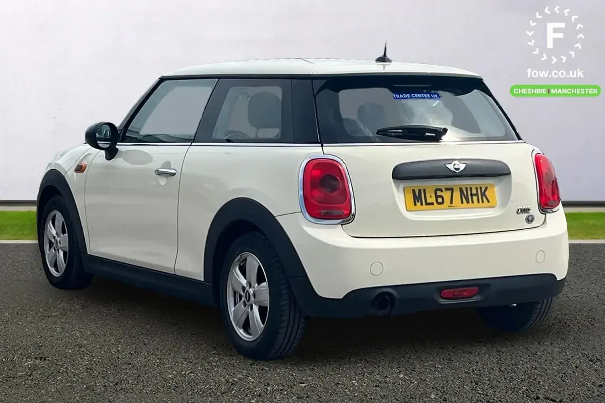Used Mini ONE Hatch 102 HP (75 kW) 2017 White Hatchback