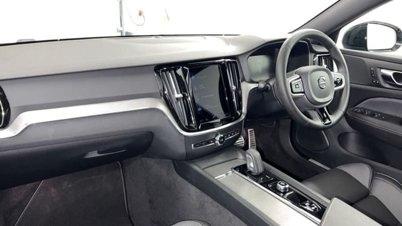 Used Volvo V60 R-Design 295 HP (216 kW) 2022 Blue Estate