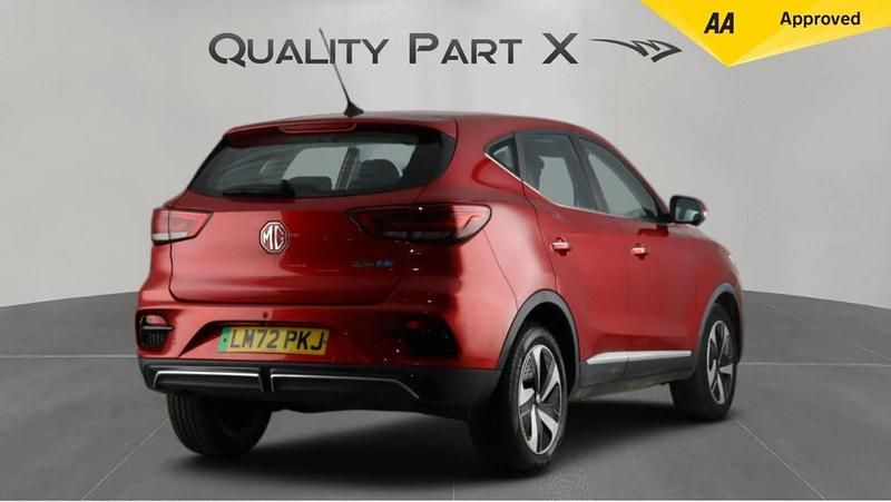 Used MG ZS SE 114 kW (156 HP) 2022 Red Hatchback