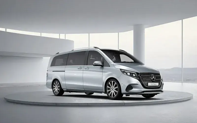 Begagnad Mercedes V300 Premium 237 HK (174 kW) 2025 Minibuss