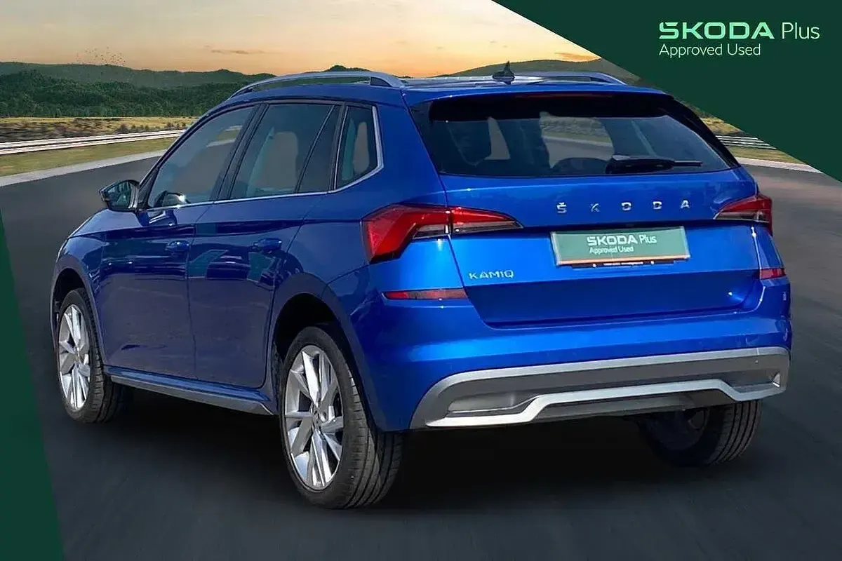 Used Skoda Kamiq SE L Executive 147 HP (108 kW) 2022 Race blue metallic SUV