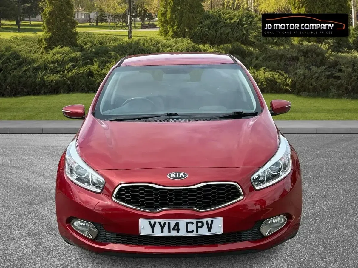 Used Kia Ceed 128 HP (94 kW) 2014 Red Hatchback