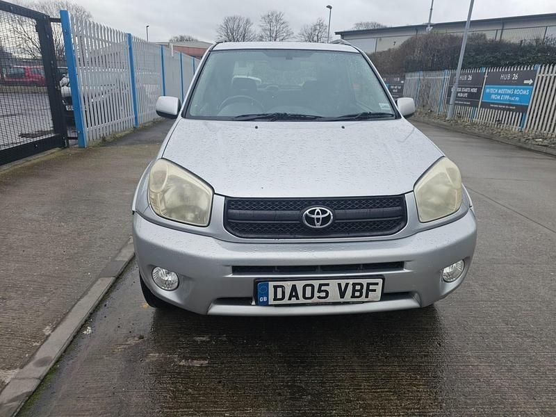 Usado Toyota RAV4 147 HP (108 kW) 2005 Prateado SUV