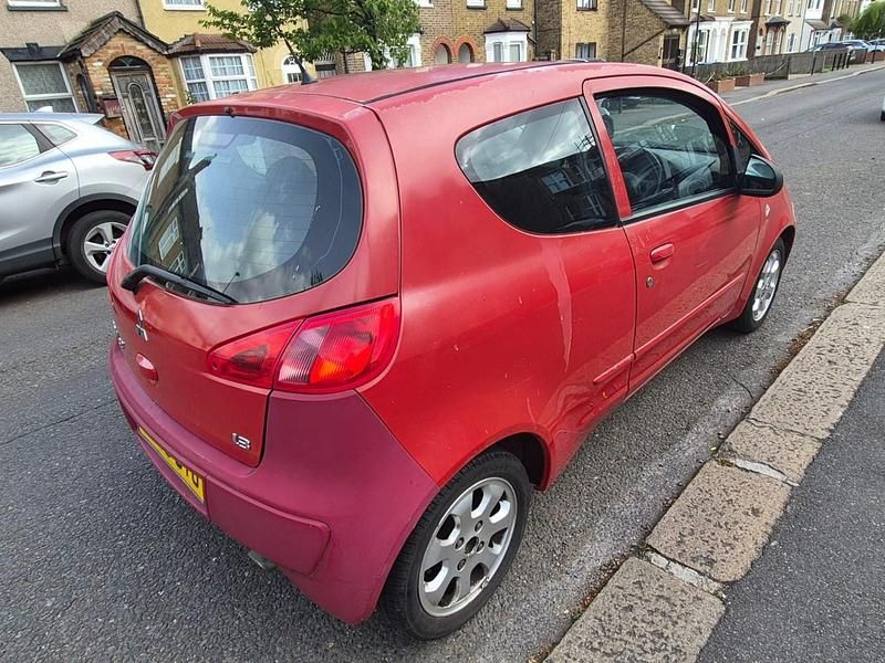 Used Mitsubishi Colt 95 HP (69 kW) 2006 Red Hatchback