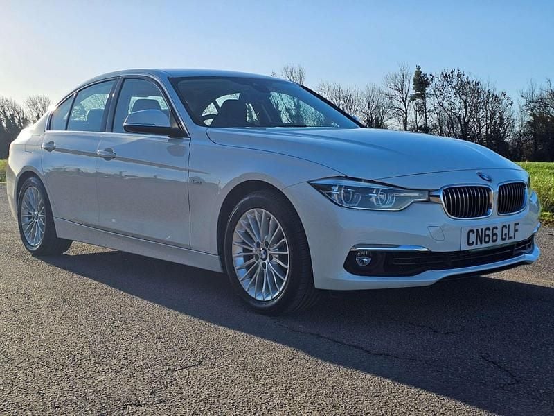 Used BMW 318 Luxury Line 2016 White Sedan