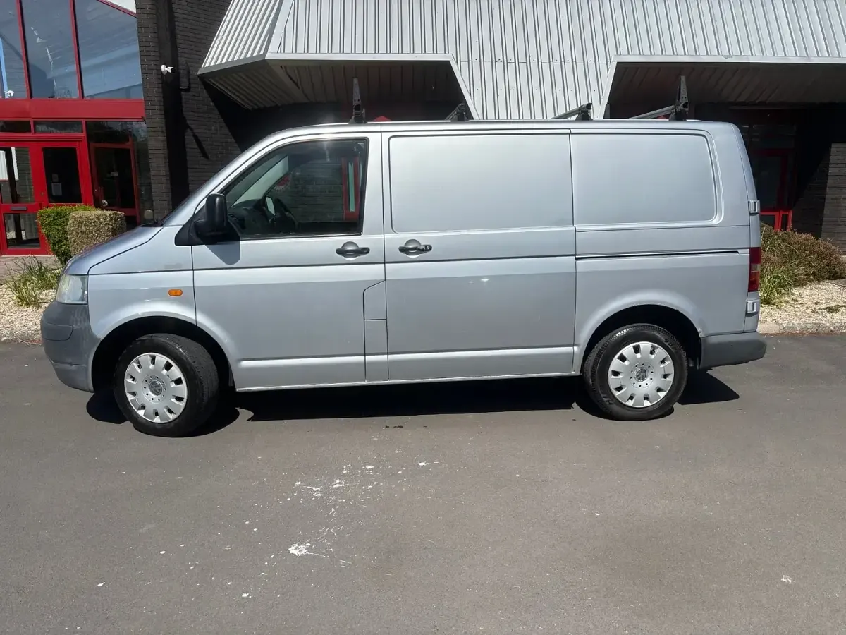 Used VW T5 Trendline 102 HP (75 kW) 2005 Silver Van