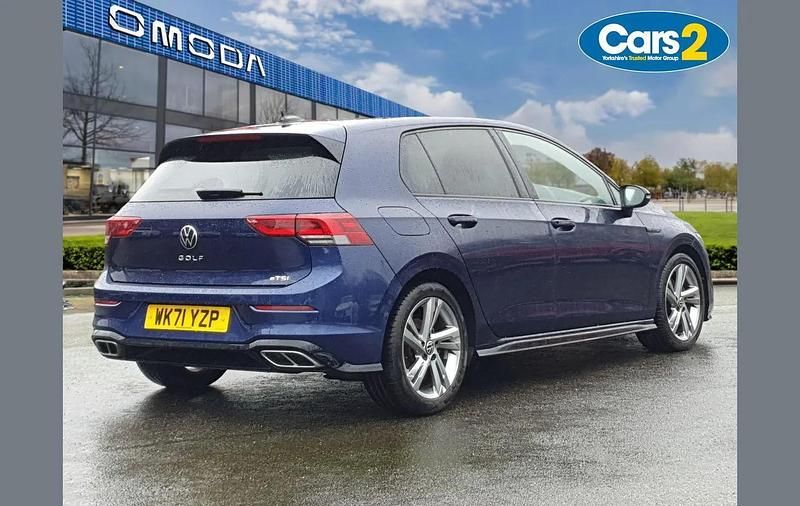 Used VW Golf VIII R-line 148 HP (108 kW) 2022 Blue Hatchback