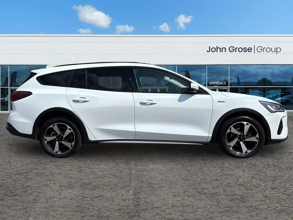 Used Ford Focus Active 2023 White Estate