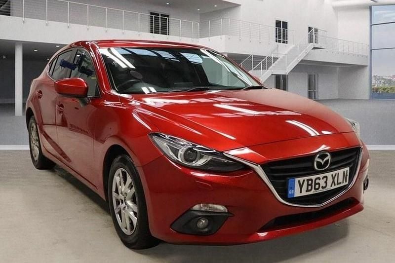 Used Mazda 3 2014 Red Hatchback