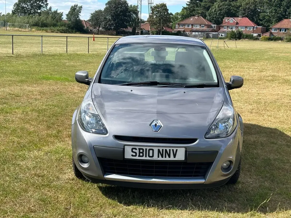 Used Renault Clio Dynamique 2010 Grey Hatchback