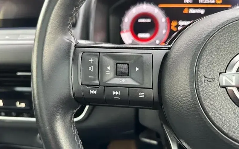 Used Nissan Qashqai N-Connecta 140 HP (102 kW) 2023 Grey SUV