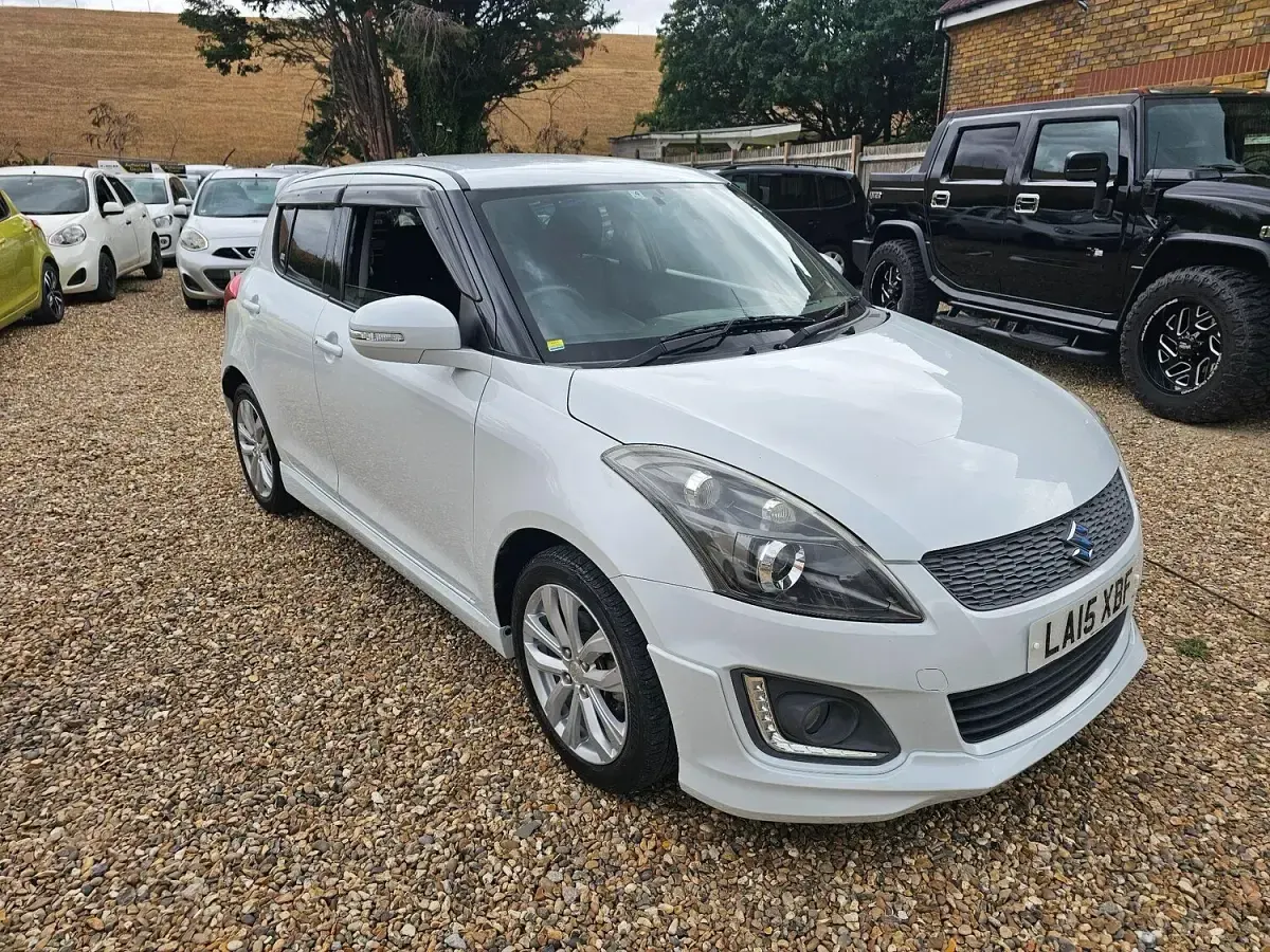 Used Suzuki Swift SZ4 82 HP (60 kW) 2025 White Hatchback