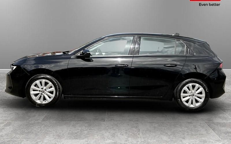 Second-hand Vauxhall Astra Design Edition 131 CP (96 kW) 2025 Hatchback