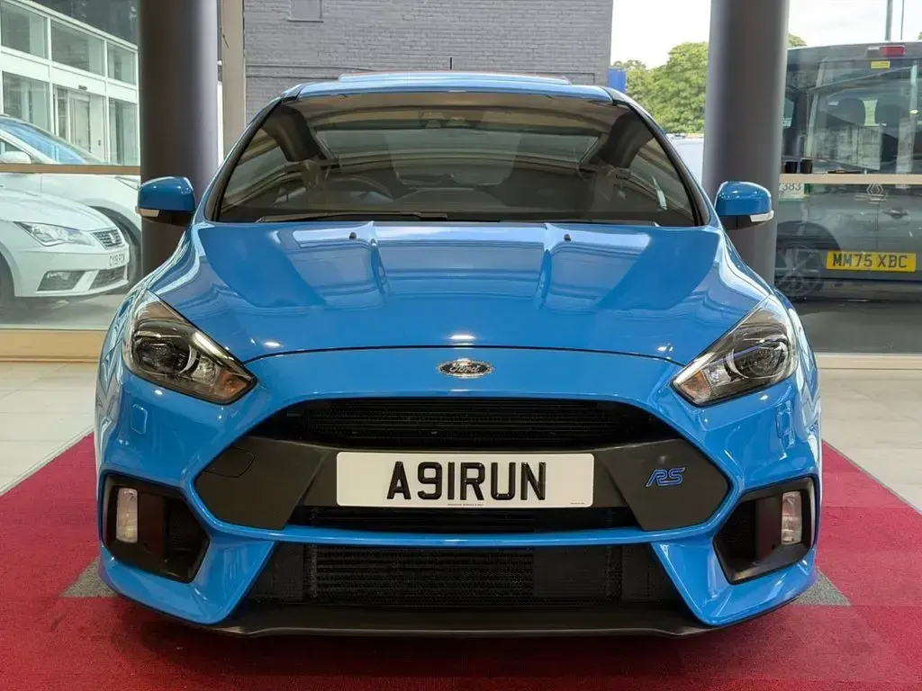 Used Ford Focus RS 350 HP (257 kW) 2017 Blue Hatchback