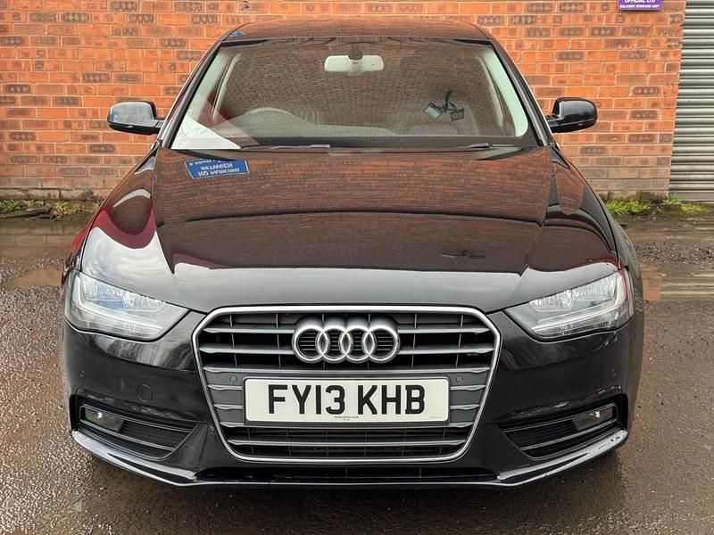 Usado Audi A4 Comfort 143 CV (105 kW) 2013 Negro Berlina