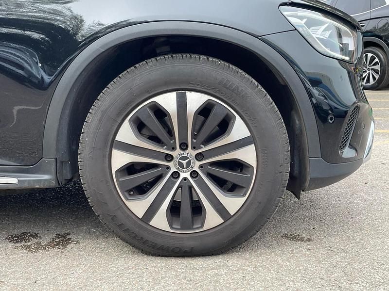 Used Mercedes GLC220 194 HP (142 kW) 2021 Black Estate