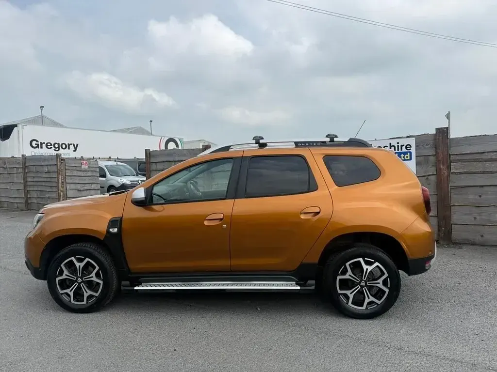 Used Dacia Duster Prestige 150 HP (110 kW) 2019 Orange SUV