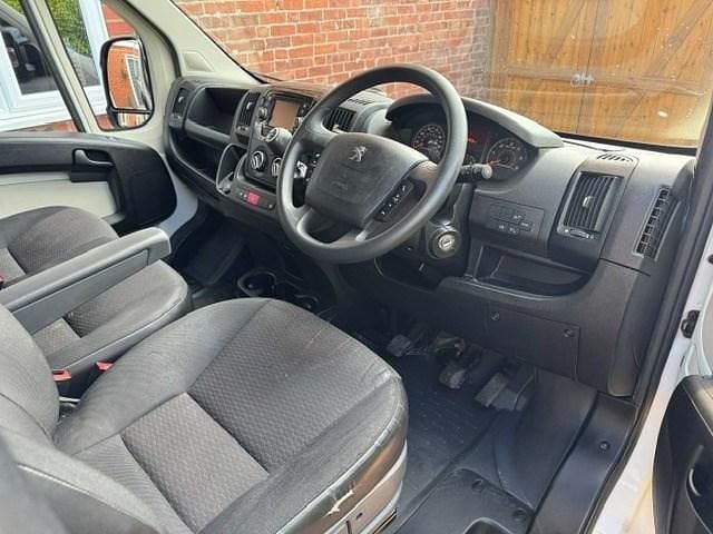 Used Peugeot Boxer 130 HP (95 kW) 2017 White Van