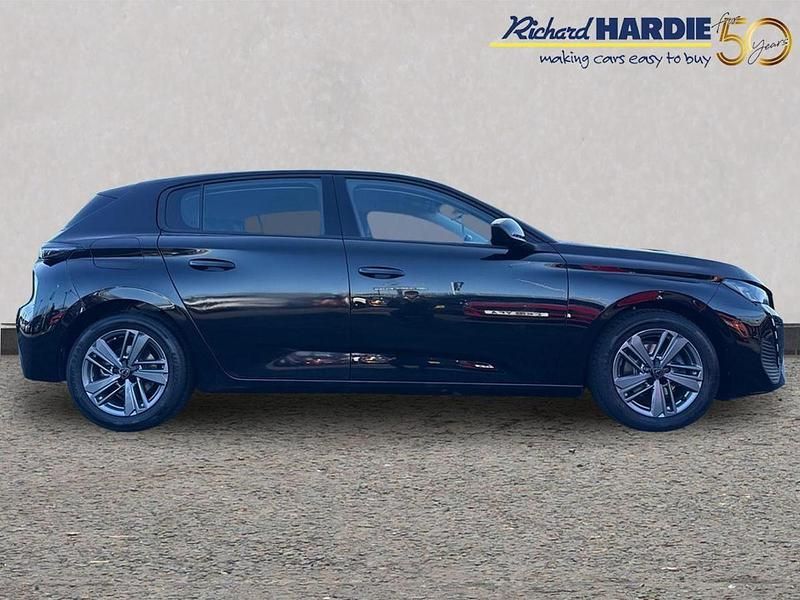 Used Peugeot 308 Active Premium 129 HP (94 kW) 2023 Black Hatchback