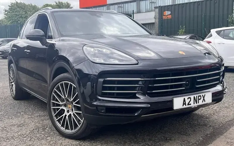 Used Porsche Cayenne 441 HP (324 kW) 1990 SUV