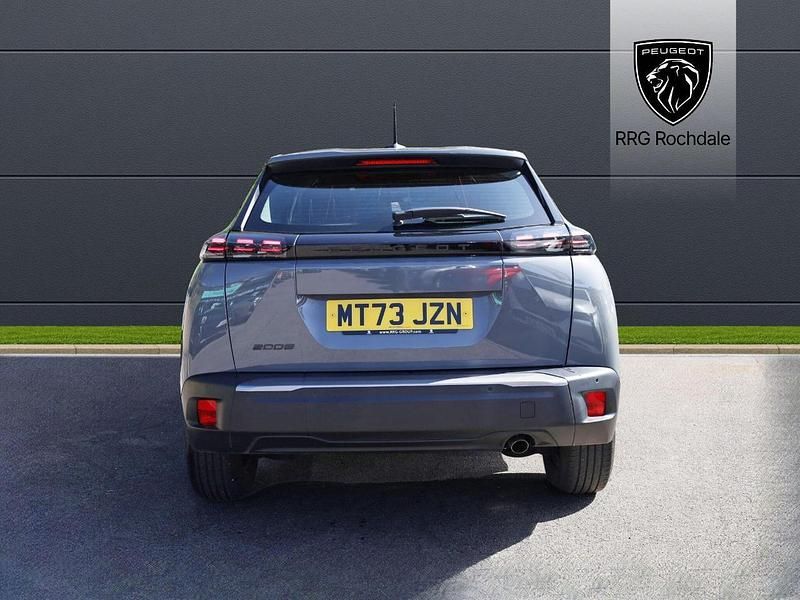 Used Peugeot 2008 Active 100 HP (73 kW) 2023 Grey SUV