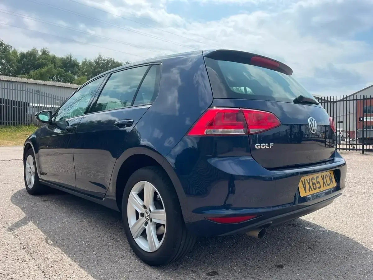 Used VW Golf VII Match 110 HP (80 kW) 2015 Blue Hatchback
