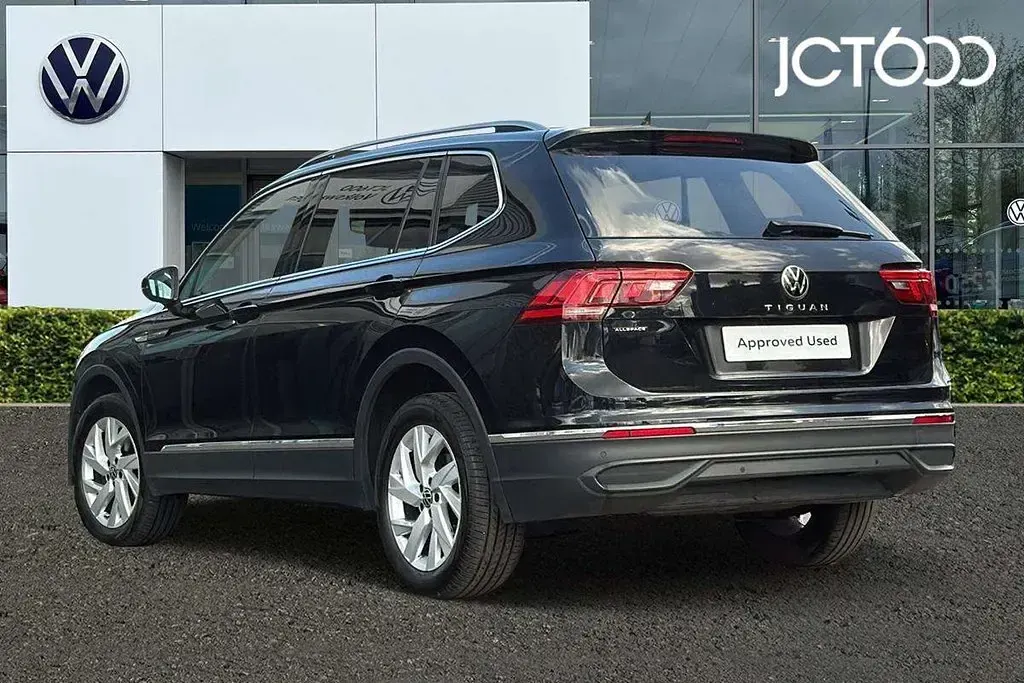 Used VW Tiguan Life 150 HP (110 kW) 2022 Black SUV