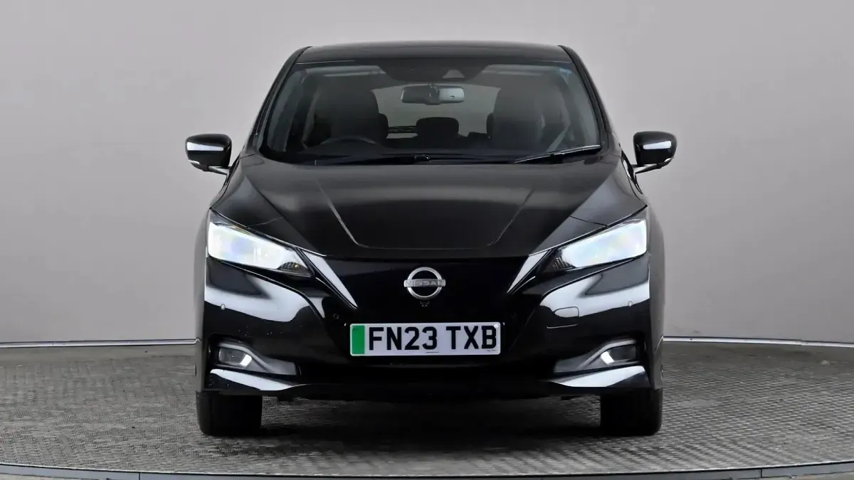 Gebraucht Nissan Leaf N-Connecta 110 kW (150 PS) 2023 Schwarz Kleinwagen