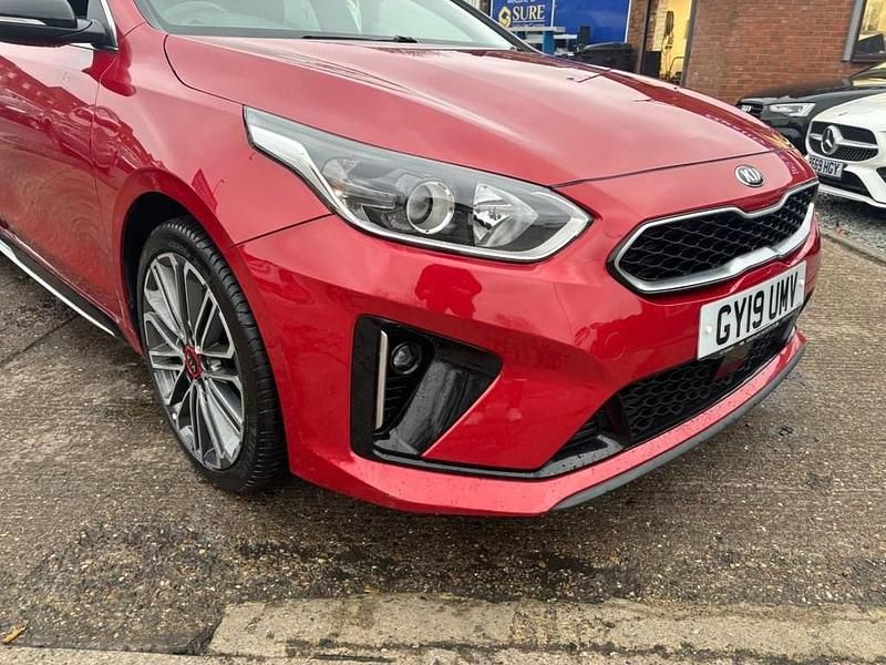 Used Kia ProCeed GT-Line 138 HP (101 kW) 2019 Red Estate