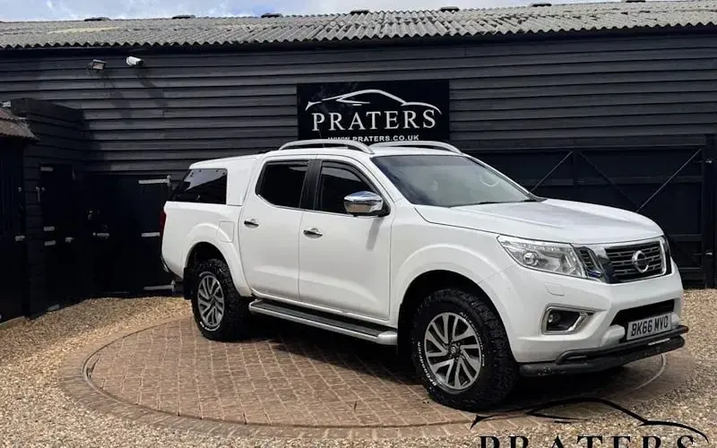 Used Nissan Navara Tekna 190 HP (139 kW) 2016 Pickup