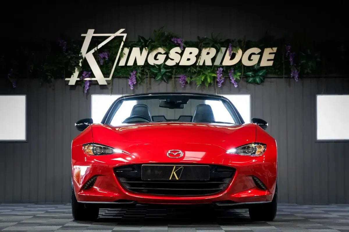 Used Mazda MX5 Inclusive 131 HP (96 kW) 2016 Red Cabriolet