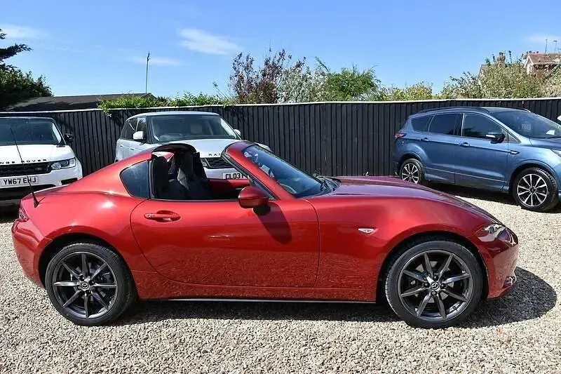 Begagnad Mazda MX5 Inclusive 160 HK (117 kW) 2017 Röd Cab